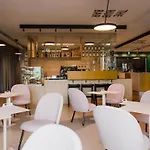 The Lab & Hotel 3*