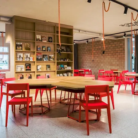 The Lab & Szálloda Thun