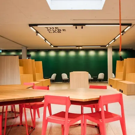 The Lab & Hotel 3*